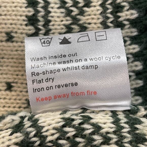 V28 Reindeer Nordic Style Christmas Holiday Hoodie Sweater Size XXL - Picture 5 of 5